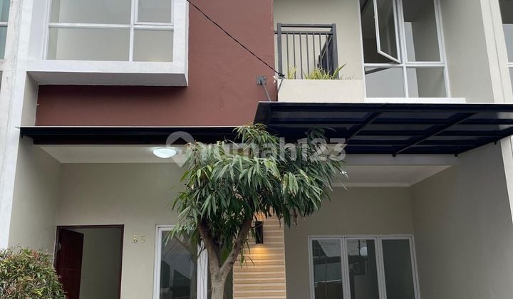 Rumah 2 Lantai Dalam Cluster 5 Menit ke Pintu Tol KPR 0 Jaksel