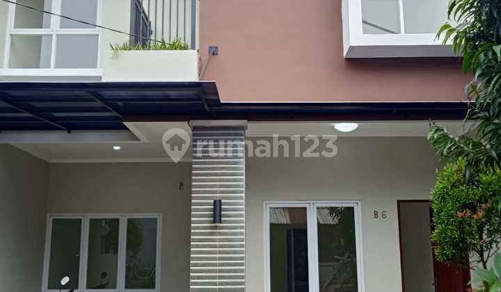 Rumah 2 Lantai Dekat Pintu Tol Bebas Banjir Nyaman KPR 0 Jaksel