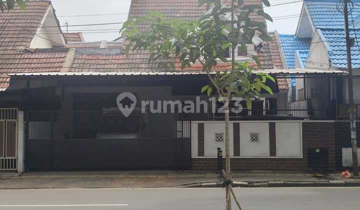 Rumah Murah di Jalan Utama Cocok untuk Tinggal dan Usaha di Kencana Loka Bsd Tangerang Selatan