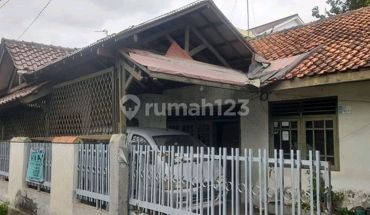 Old House, Land Count, Affordable Price in Pejaten, South Jakarta
