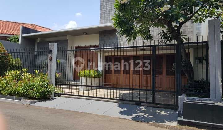 Beautiful House, Ready to Move In, with Swimming Pool in Kemang Selatan.