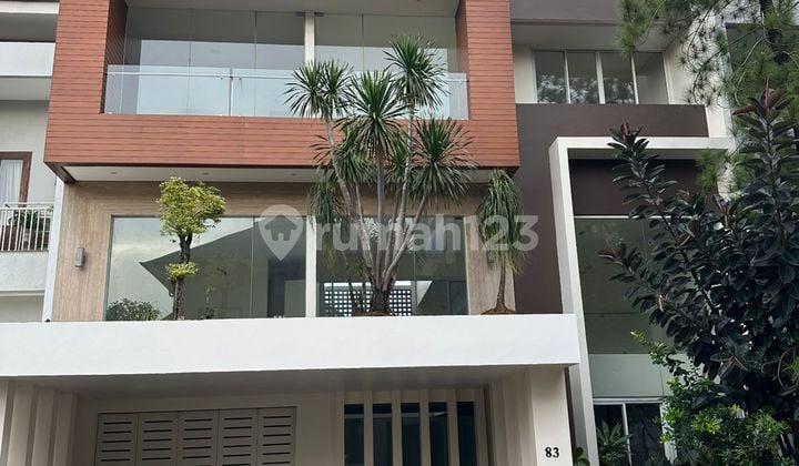 Rumah Bagus 3 Lantai dengan Kolam Renang Indoor di Dalam Cluster Eksklusif di Bintaro Sektor 9 ~ Elya