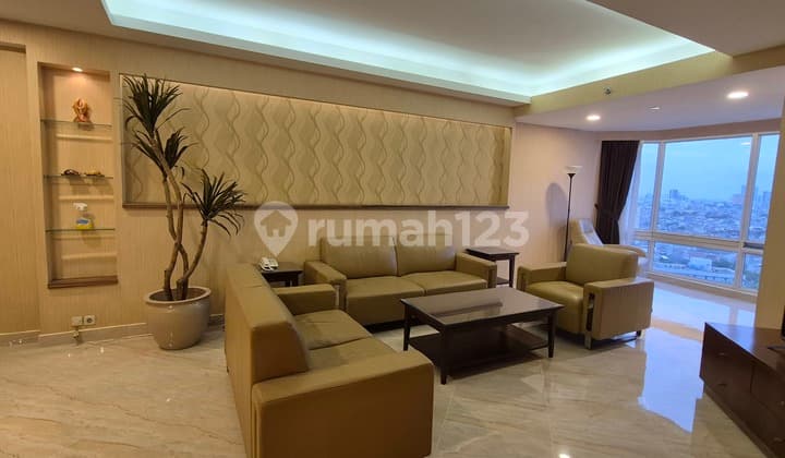 Kondo Taman Anggrek Disewakan Cepat 3+1,Luxury Apartemen Miltonia 3 Kamar Tidur Furnished Bagus