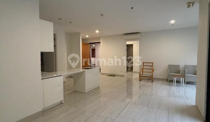 Lloyd 3Br Apartment Alam Sutera Semi Furnished