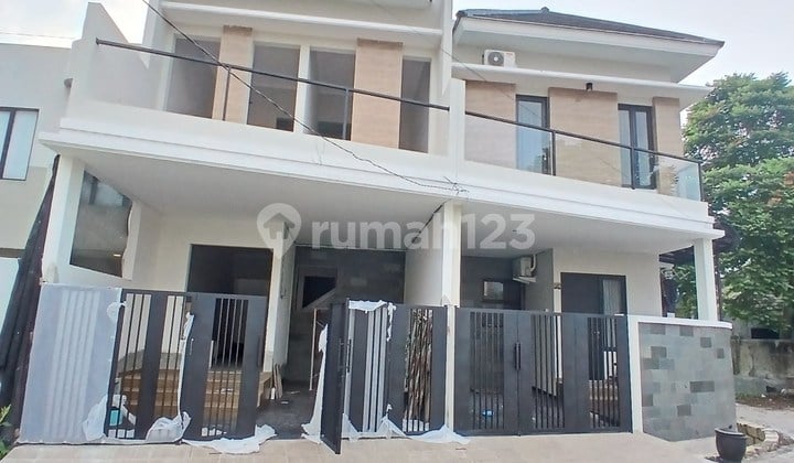 Murah, Rumah SHM 2 Lantai Dekat Mall Square Wiyung, dan Mall Ptc