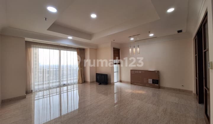 Pakubuwono Residence 3 Br, Beautiful Pool View Jual Cepat