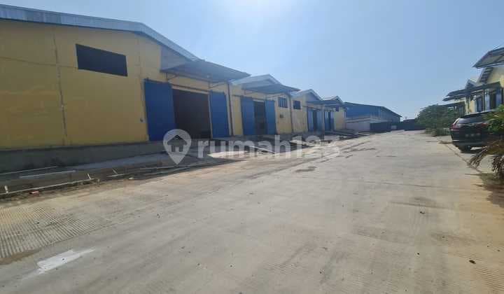 Gudang Dengan Loading Dock Kantor SHM Siap Pakai Lokasi Strategis