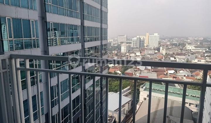 eL Royale Bandung type studio fullfurnish siap huni view city dan pool lokasi tengah kota