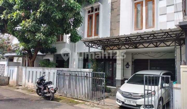 For sale, central city house, strategic location