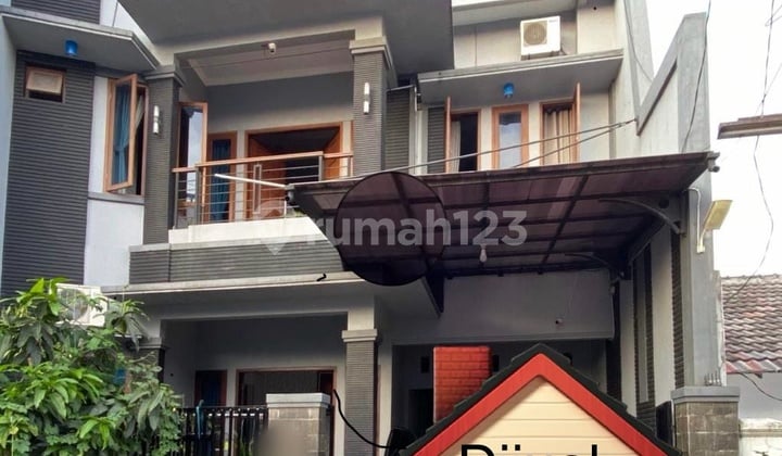 Rumah 2 Lantai Dijual Cepat Nego di Villa Nusa Indah