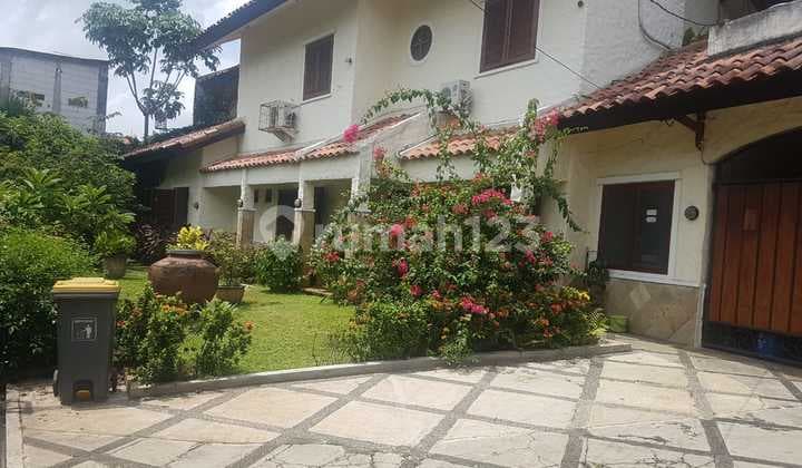 Rumah Cantik Asri Lahan Luas Cinere Depok