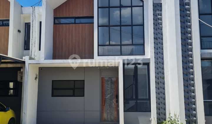 House in Cibubur Behind Cibubur Plaza, Strategic Location