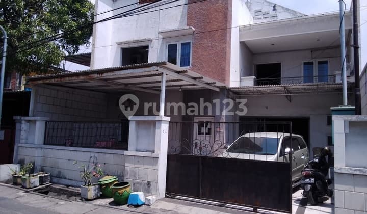 Dijual Rumah Kos Aktif Dekat Uk Petradi Siwalankerto Selatan