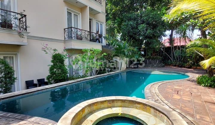 Luxury ex homestay at Senayan area ready suitable for office