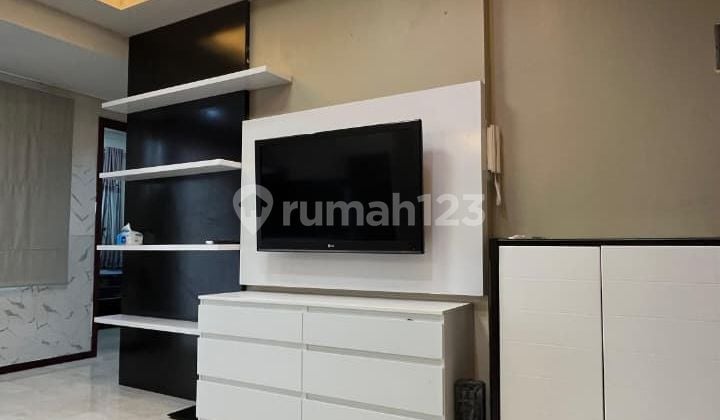 Sewa Apartemen Royal Mediterania Furnish View Kolam
