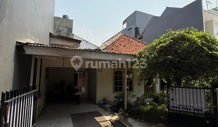 For Sale: 1-Storey House in Grogol, West Jakarta