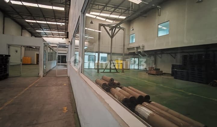 Factory Suitable for F&B, Cosmetics, Plastics, etc. by the Main Road
