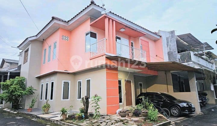 Rumah 2 Lt Posisi Di Hook Dekat Tol Brigif/ Desari, Jaksel