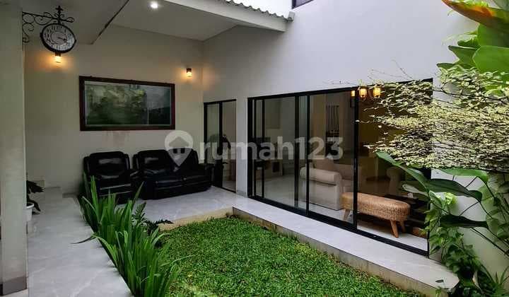 B02 Comfortable Open Space House 162 m2 Pejaten Barat South Jakarta