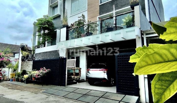 DD231 Rumah Private Pool Bagus Billymoon Pondok Kelapa Jakarta Timur