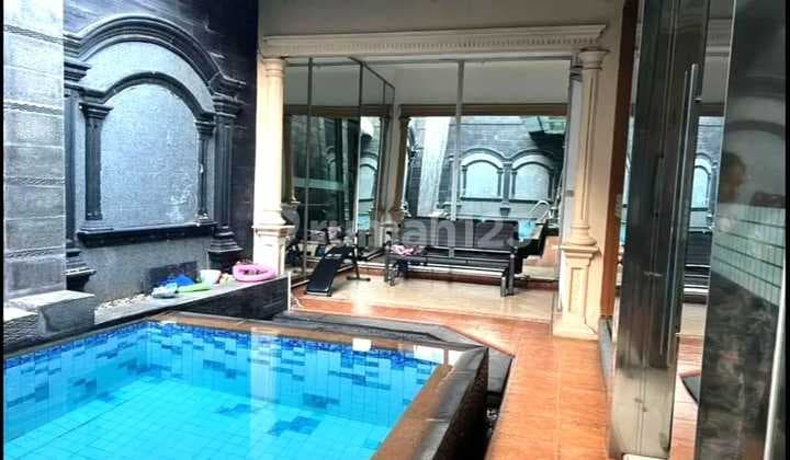 S396 Rumah Mewah 481 M2 Ada Kolam Renang di Duren Sawit Jakarta Timur