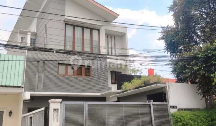 Y371 Rumah Mewah 210 m2 Strategis Balai Pustaka Rawamangun Jakarta Timur