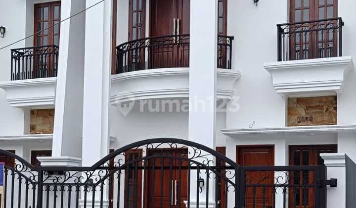 Y283 Rumah Mewah Klasik Duren Sawit Terbagus Jakarta Timur