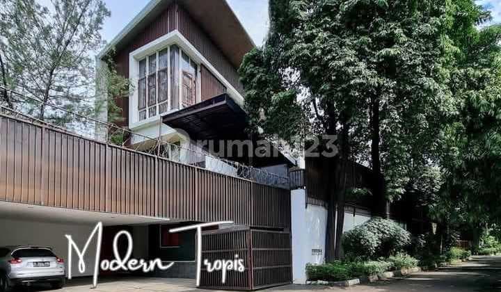 Z54 Rumah Modern Tropis Mewah di Simprug Golf Jakarta Selatan