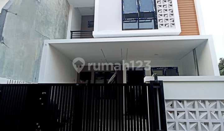 Y346 Rumah Baru 3 Lantai Modern Strategis Pondok Bambu Jakarta Timur