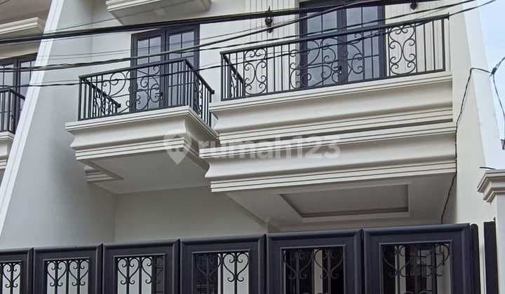 Y066a Rumah Mewah Kualitas Ok di Pondok Bambu Jakarta Timur