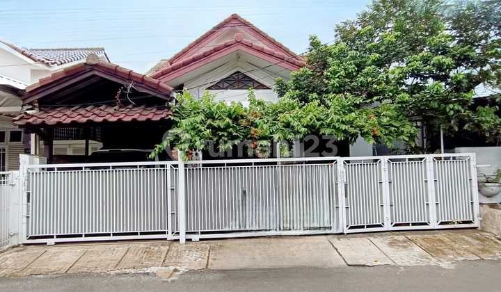 S717 Rumah 1,5 Lantai Nyaman 190 m2 Grand Galaxy Bekasi Selatan