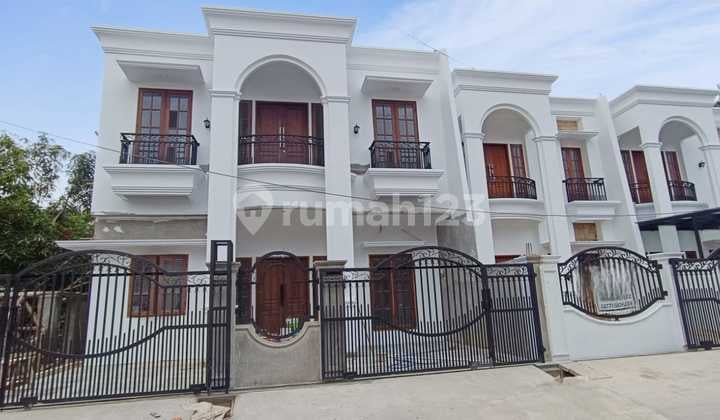 Y283 Rumah Baru Mewah Hoek Duren Sawit Jakarta Timur