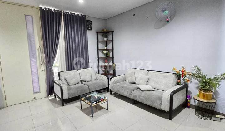 For Sale: GREENLAKE House, West Surabaya
