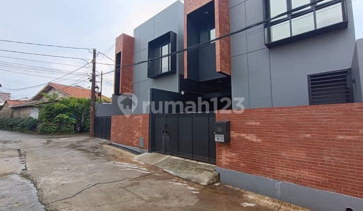 Rumah Mewah di Jatibening Siap Huni, 5 Menit ke Tol & LRT