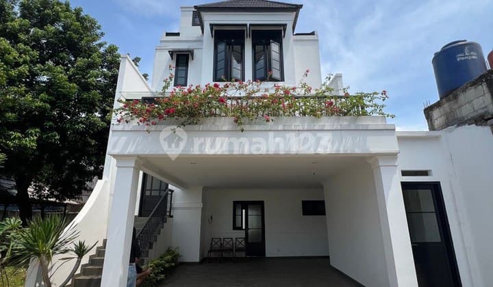 Rumah 3 Lantai Jagakarsa Jakarta Selatan, 5 Menit ke Tol Andara