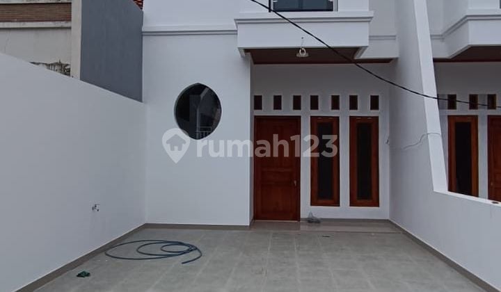 Rumah Siap Huni di Kodau Bekasi, 5 Menit ke Tol Jatiwarna