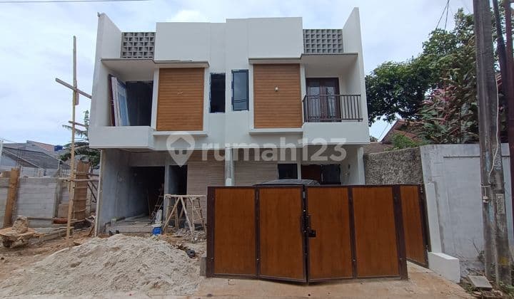 Rumah Kodau 700 Jt, 5 Menit ke Tol Jatiwarna dan Jorr, SHM