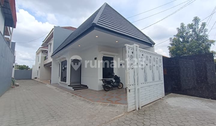 New 1-Story House for Sale Around 800 Million in Jatiwaringin Bekasi
