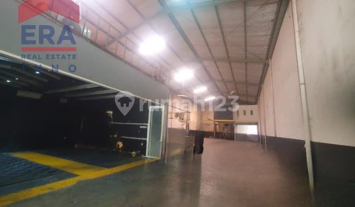 Jarang Ada Dijual Gudang Bizpark Lebar Muka 12 Meter, Bandung