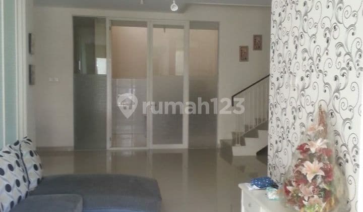 Rumah Cantik Full Furnish Di Pakuwon City Surabaya Timur