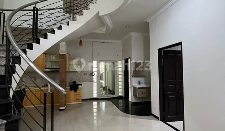 Rumah 2lantai Semi Furnish Di Lebak Kenjeran Surabaya Timur