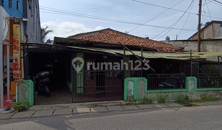 Old House in Pancoran Mas, Depok, West Java
