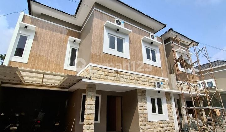 Rumah Jalan Kaliurang Modern Minimalis