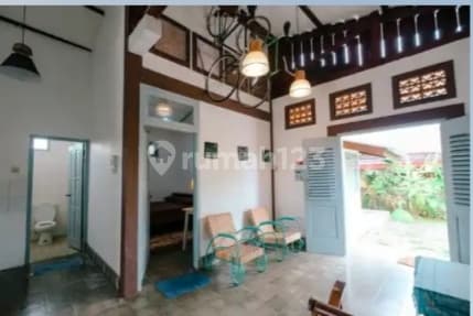 Rumah Lama Lokasi Di Tengah Kota Yogyakarta