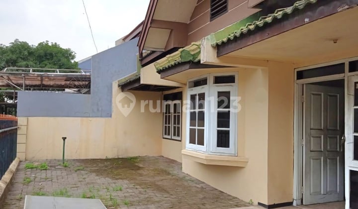 Rumah Luas Dekat Kampus Ubaya, Cocok Kantor & Kost di Panjang Jiwo Permai - Tenggilis Mejoyo, Surabaya Timur