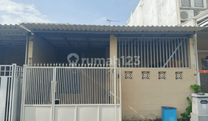 Rumah Minimalis di Lingkungan Asri, Tenang & One Gate di Taman Riviera Regency Rungkut - Surabaya Timur