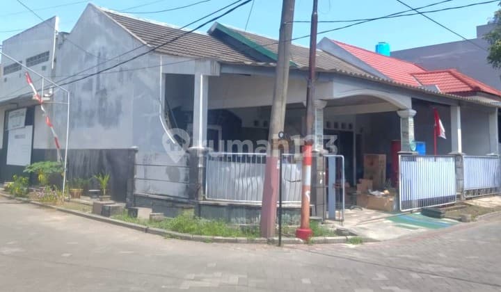 Rumah Taman Pondok Jati Luas Tanah 192M2 - Posisi Hook