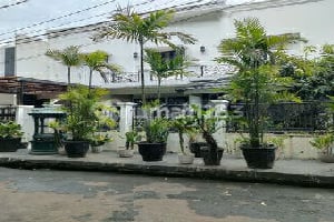 Rumah Cantik Siap Huni Lokasi Strategis di Jln Cutnyakdin Bintaro Jaya Sektor 7 Harga Nego