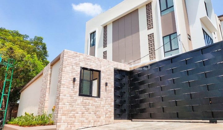 Rumah Kosan Dijual di Karawang, Kost Aktif 68 Kamar Dekat Alun-Alun