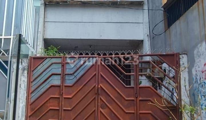 2-Story House on Jl. Raya Pos Pengumben, South Jakarta